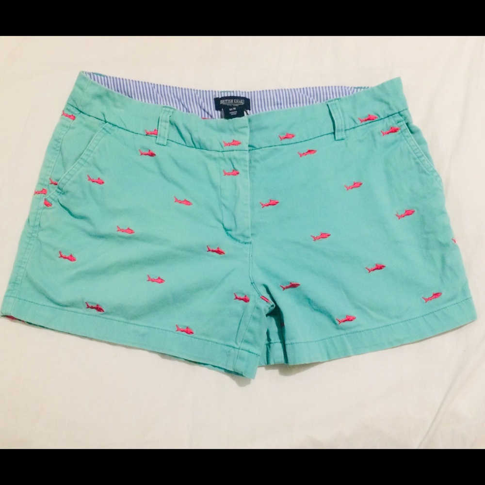 British Khaki Women’s Shorts with Sharks Size 6